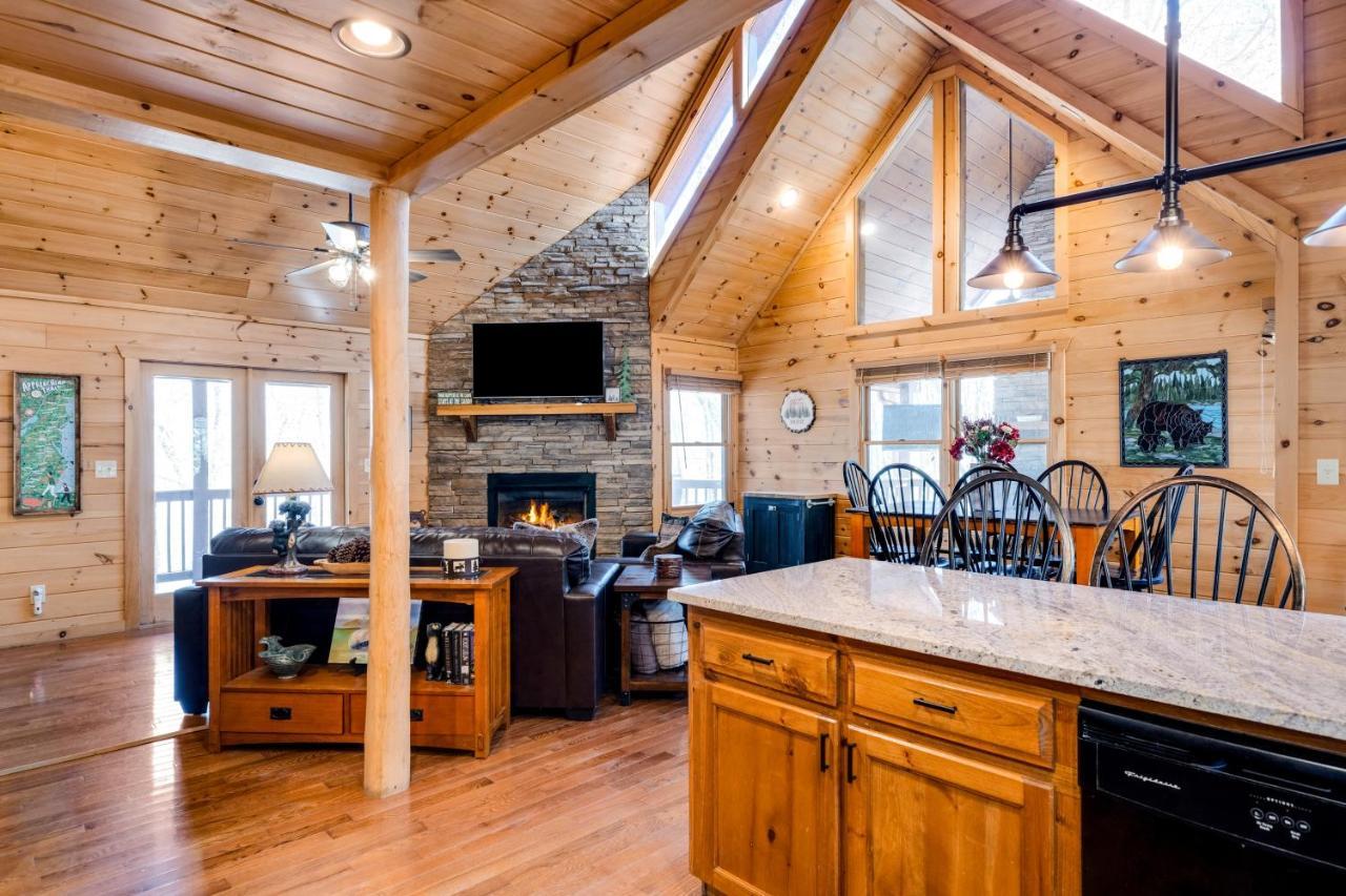 Blue Ridge Bear Bungalow المظهر الخارجي الصورة